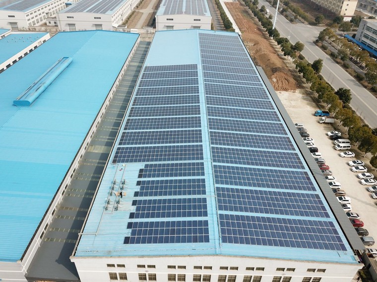 太陽能板的工作原理是怎樣的，太陽能發(fā)電板是什么原理