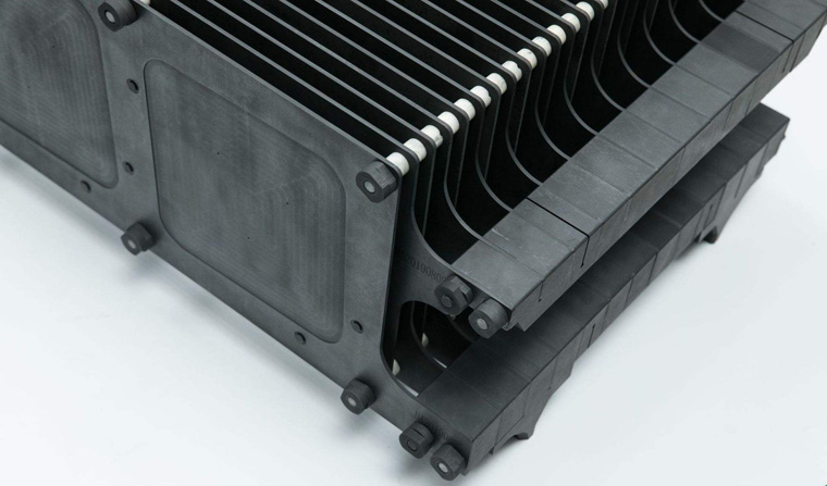 石墨舟和硅片哪個導(dǎo)電好，光伏膜涂層原理