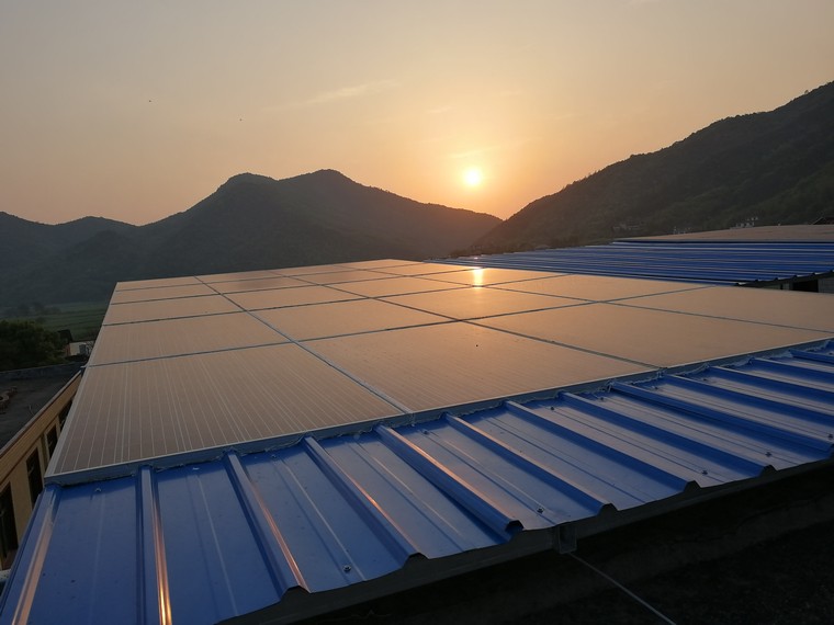 光伏發(fā)電有多少太陽光可利用?地球一天接收的太陽光有多少？