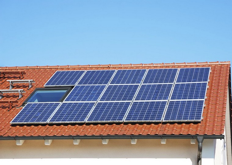 彩鋼房上可以安光伏嗎？